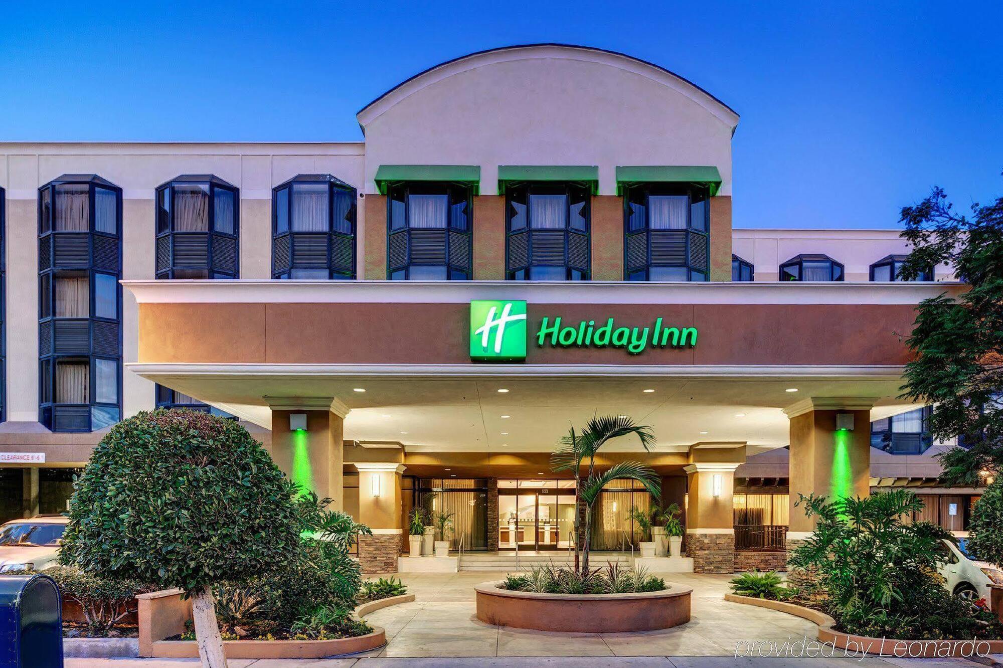 Holiday Inn Long Beach-Downtown Area Bagian luar foto
